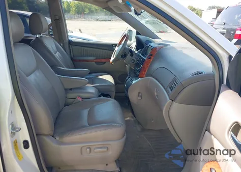 2008 Toyota Sienna Limited z USA, uszkodzony, nr VIN 5TDZK22C38S195363